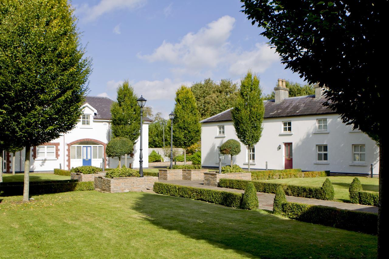 Moyvalley Hotel Self Catering Cottages Exteriör bild
