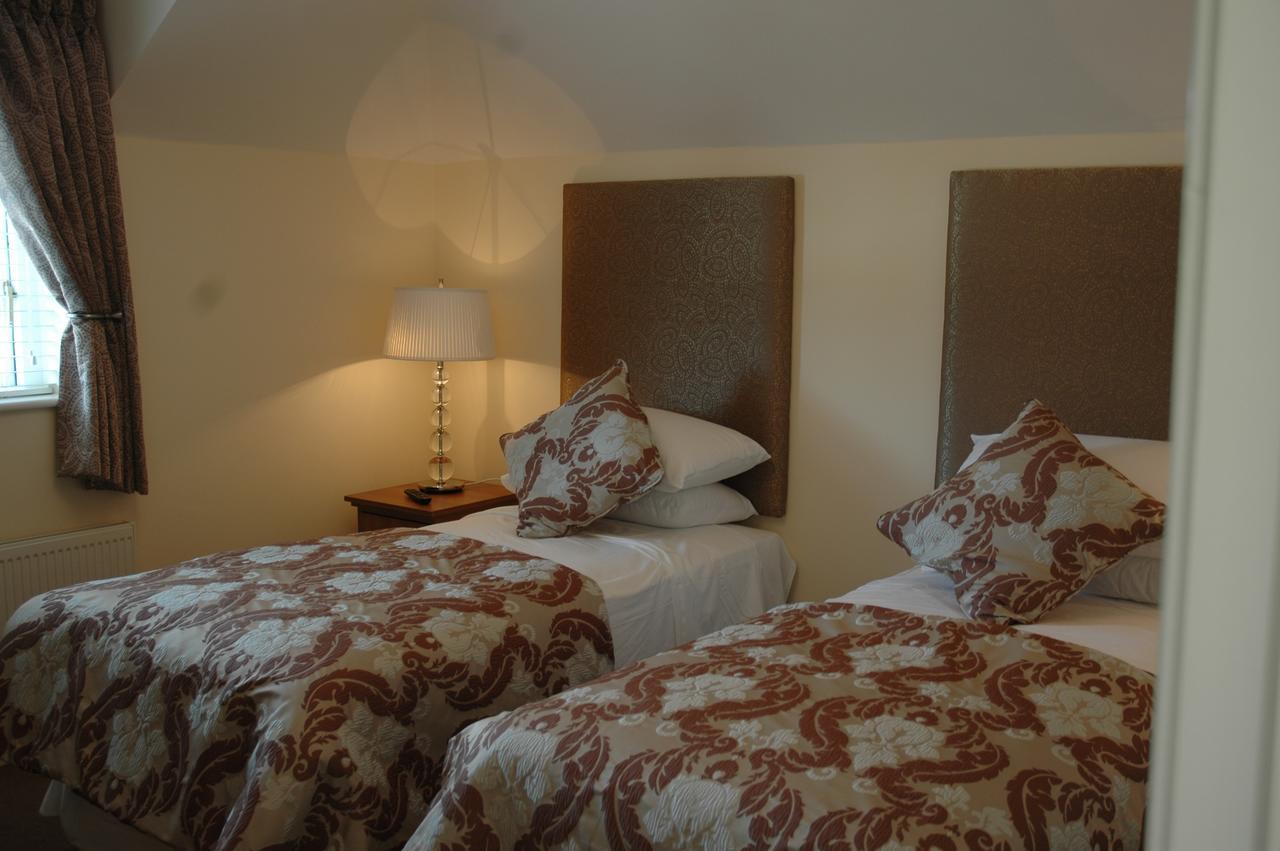 Moyvalley Hotel Self Catering Cottages Exteriör bild