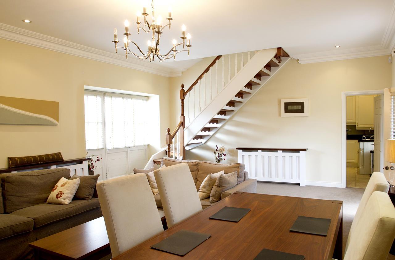 Moyvalley Hotel Self Catering Cottages Exteriör bild