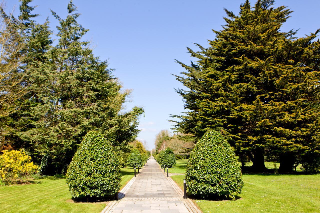 Moyvalley Hotel Self Catering Cottages Exteriör bild