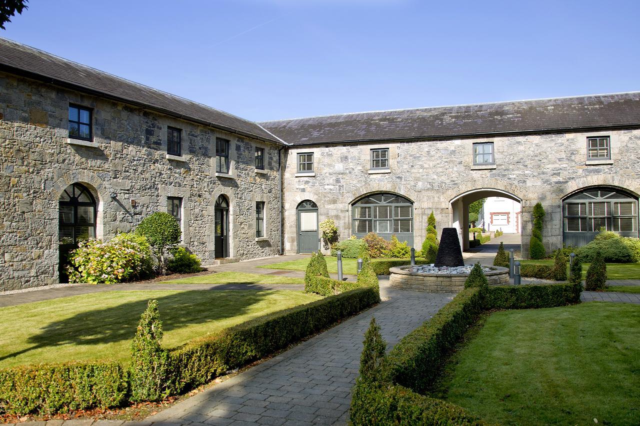 Moyvalley Hotel Self Catering Cottages Exteriör bild